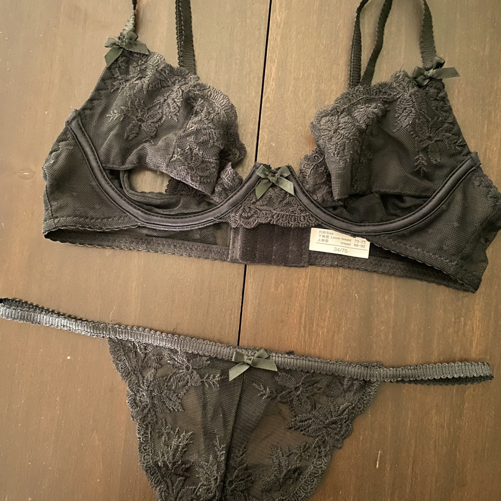 NWOT Black Floral Lace Lingerie Set M
